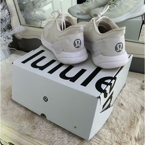 LULULEMON BLISSFEEL WOMENS RUNNING SHOES